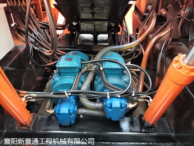 1595466182131663.jpg 120履帶刮板雙電機_副本.jpg