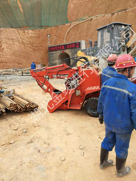 礦用扒渣機(jī) 扒渣機(jī)12-18-03.jpg